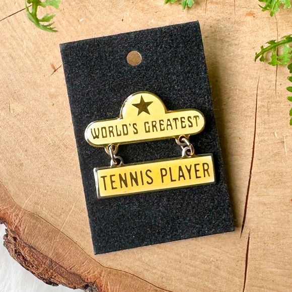 1979 World's Greatest Tennis Player Metal Enamel Lapel Pin Pinback SWIB Vintage - Picture 1 of 3